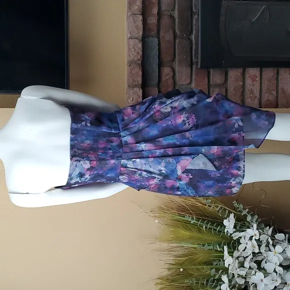 🆕️ GUESS Bombay Floral Asymmetrical Strapless Dress SIZE: 6