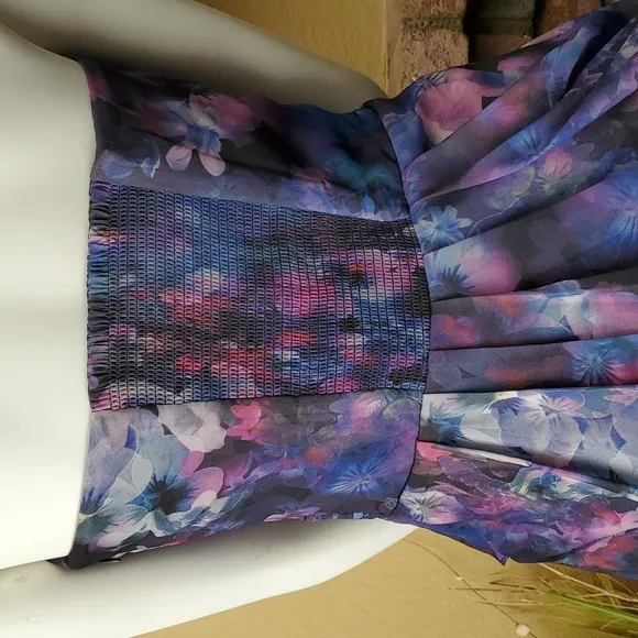 🆕️ GUESS Bombay Floral Asymmetrical Strapless Dress SIZE: 6