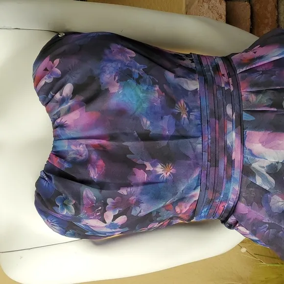 🆕️ GUESS Bombay Floral Asymmetrical Strapless Dress SIZE: 6
