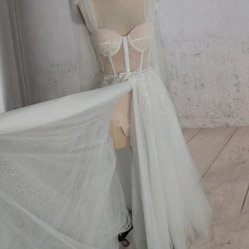 A-Line White Tulle Lace Flattering Wedding Dress With Slit