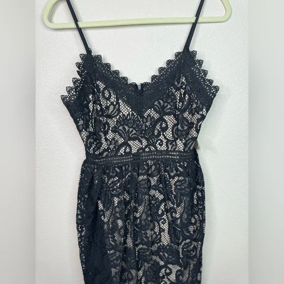 ALTAR'D STATE LACE OVERLAY DRESS SIZE M