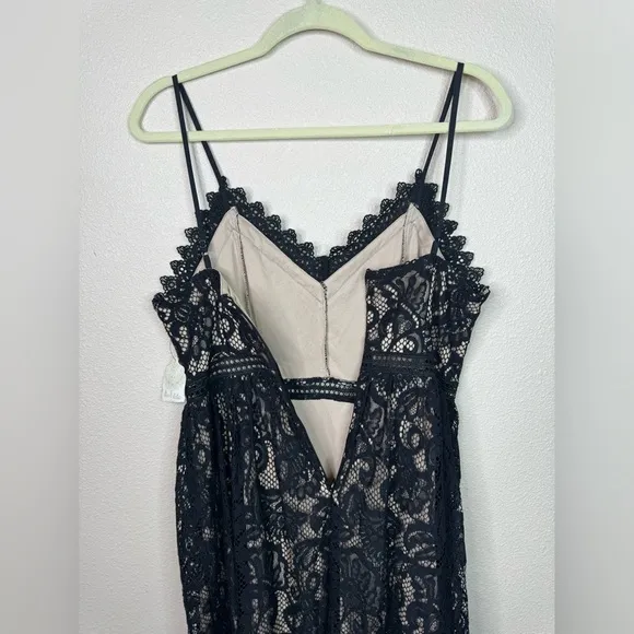 ALTAR'D STATE LACE OVERLAY DRESS SIZE M
