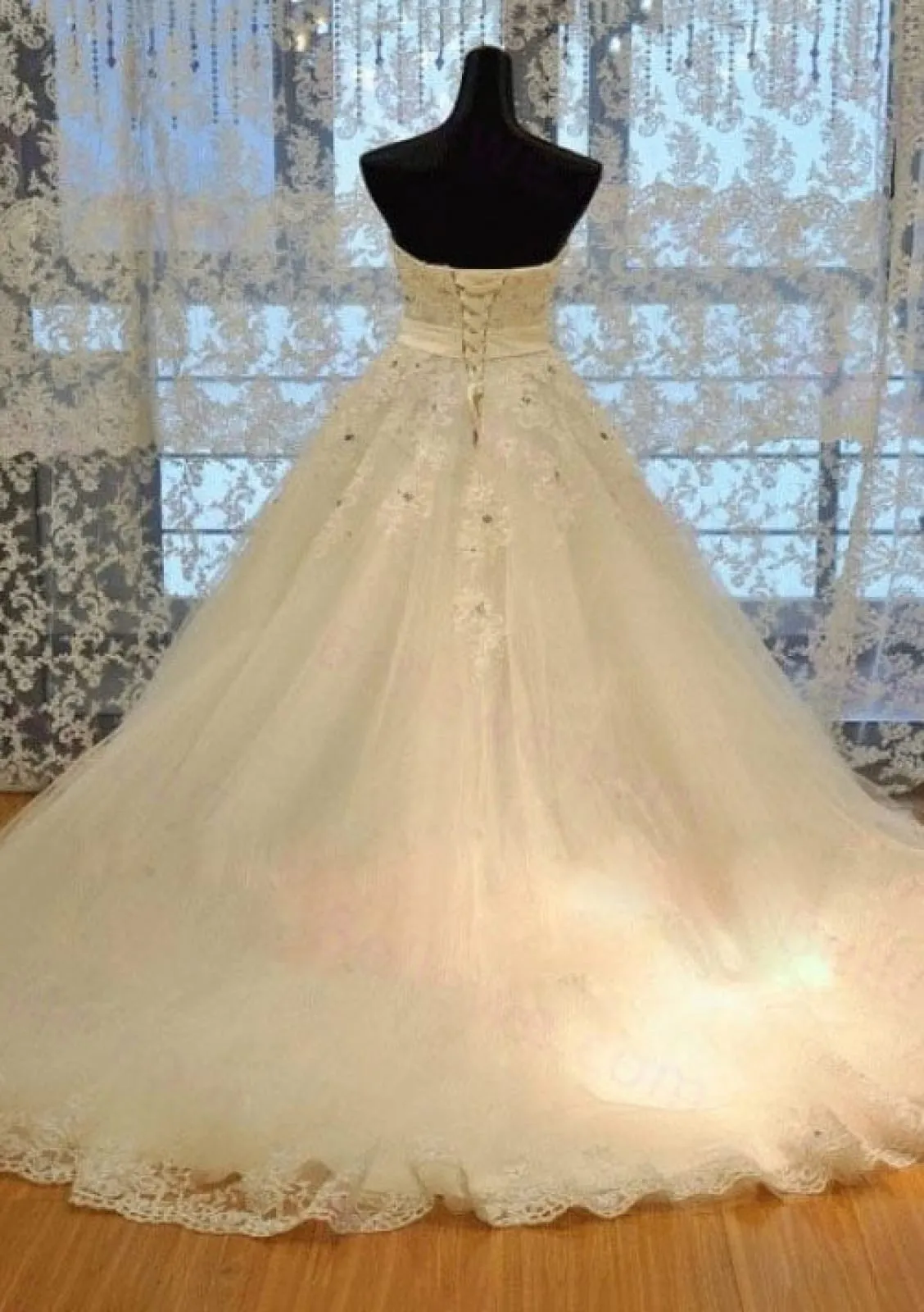 Beaded Princess Sweetheart Chapel Lace Tulle Strapless Wedding Dress