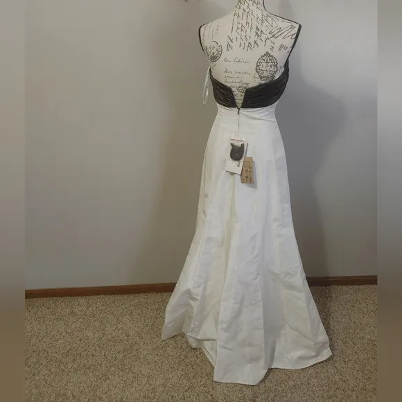 Belsoie Elegant White and Brown Strapless Dress 4/2 (Street)