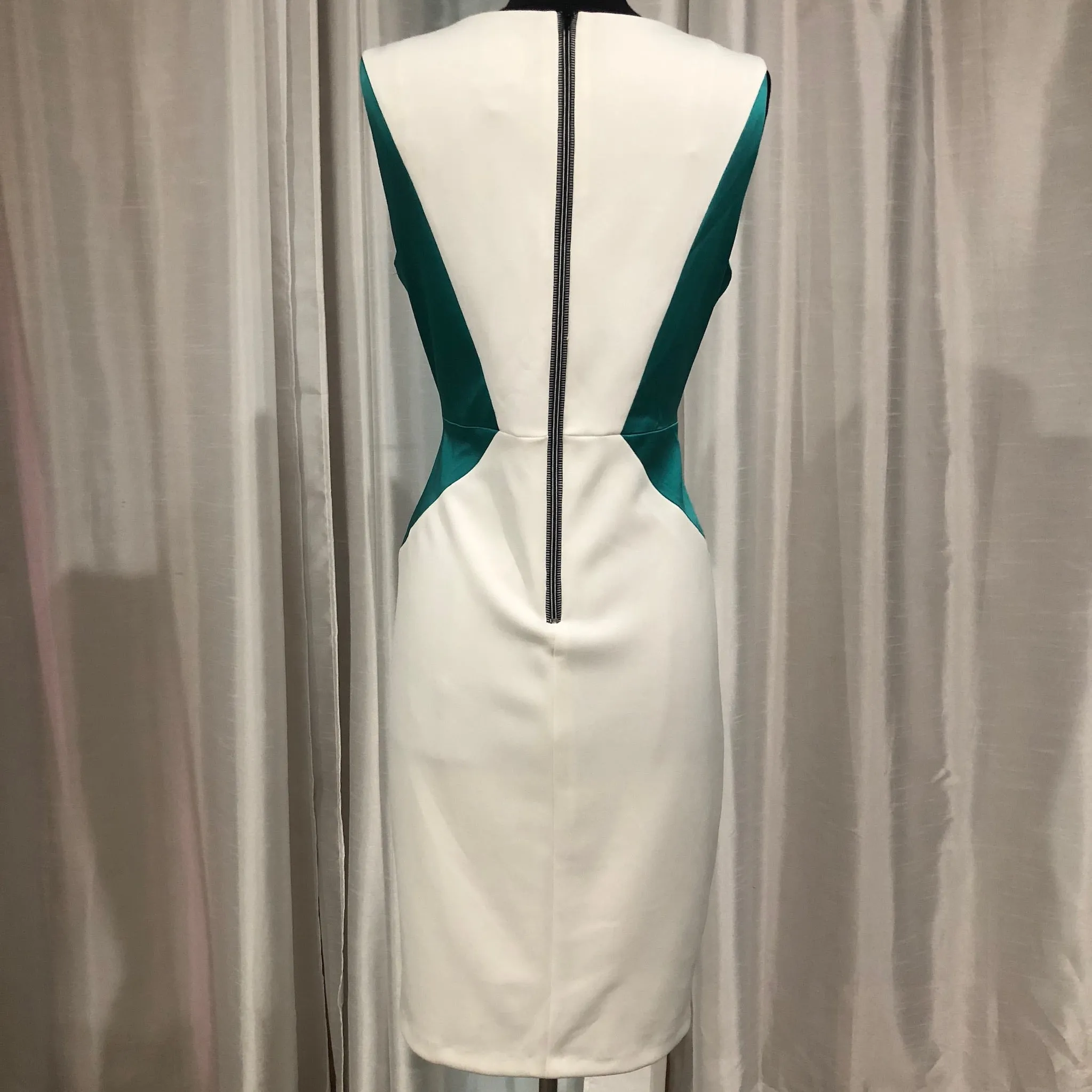 Boutique Short Turquoise And White Gown Size 8 NWT