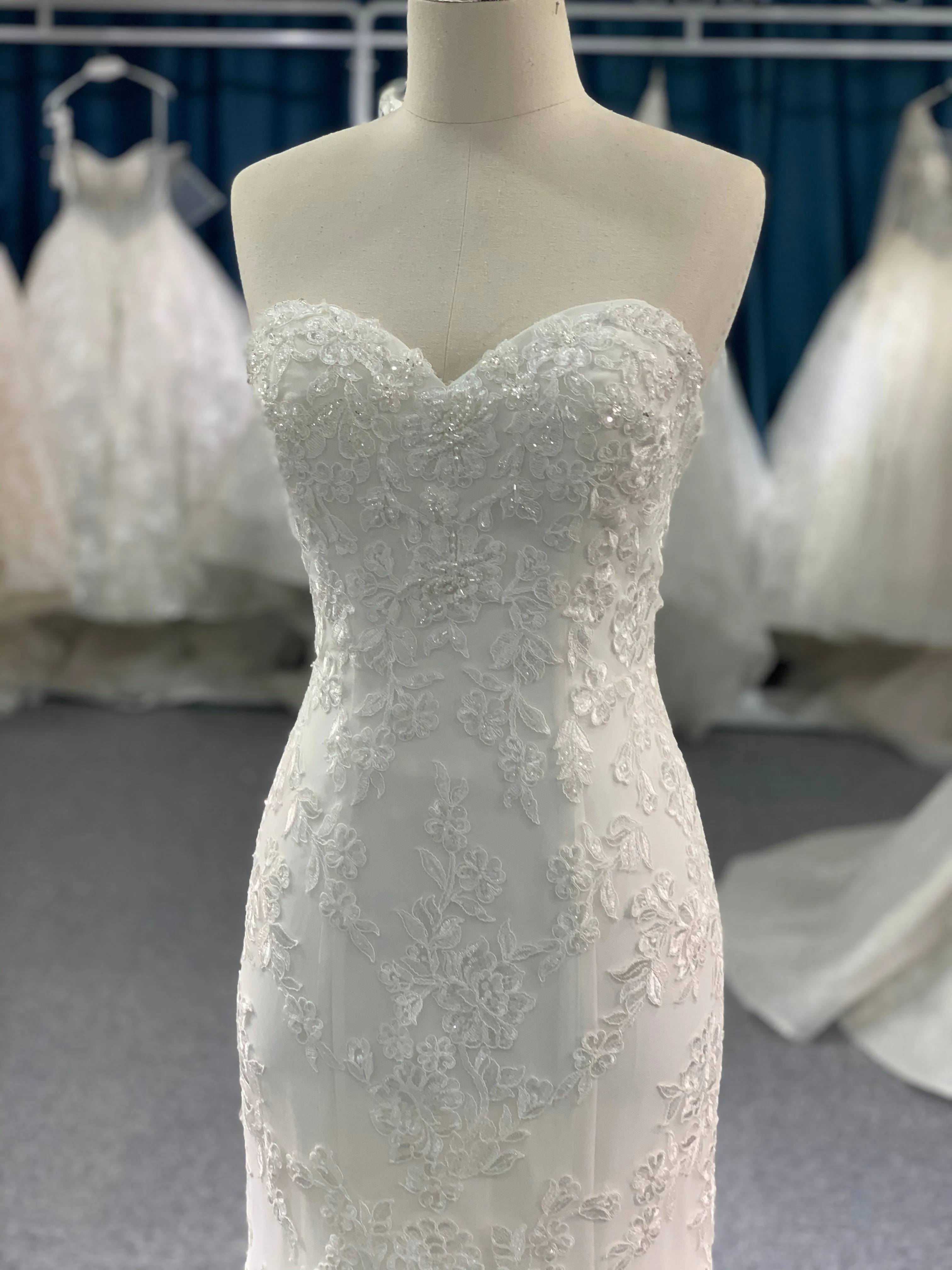 BYG luxury strapless mermaid with detachable train wedding dress