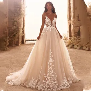 Charming Spaghetti Straps V-neck Wedding Dresses Shiny Tulle With Applique Backless Bohemia Lace Bridal Gowns Rode De Morrie