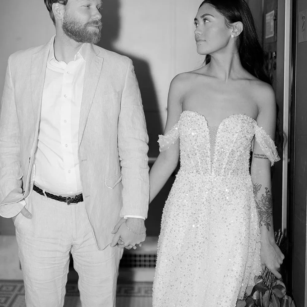 Customized Off Shoulder Sparkle Beading Wedding Gowns Zipper Sweetheart Shining A Line Bridal Dress Detachable Sequins Cuffs