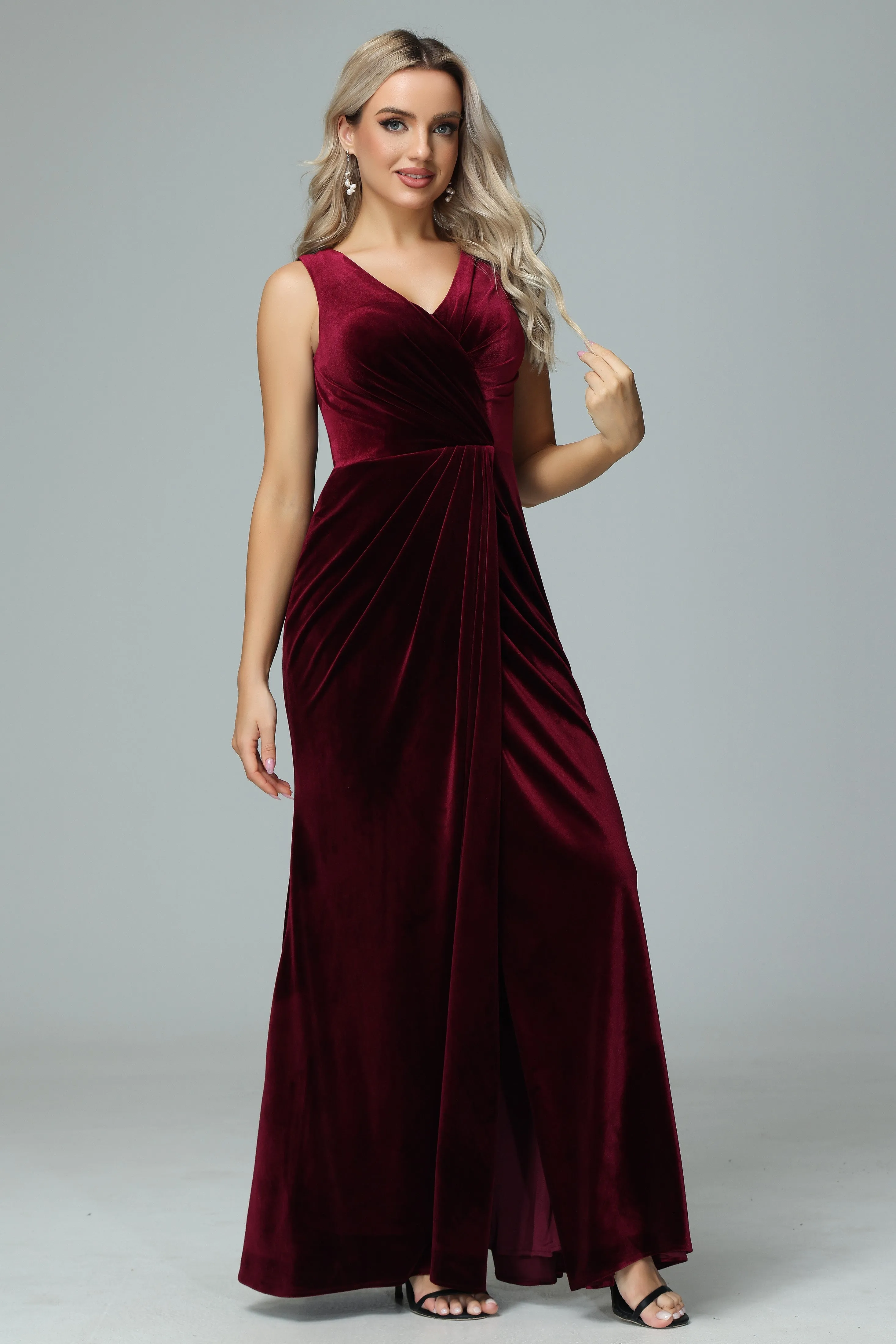 Elegant Sheath V-neck Velvet Winter Wedding Party Dresses