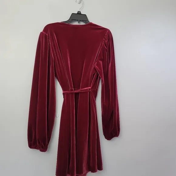 Gianni Bini Leighton Velvet  Surplice V-Neck Long Sleeve Wrap Dress
