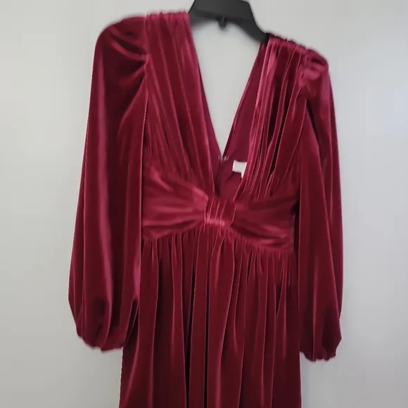 Gianni Bini Mariah 3/4 Sleeve Plunging V-Neck Velvet A-Line Dress