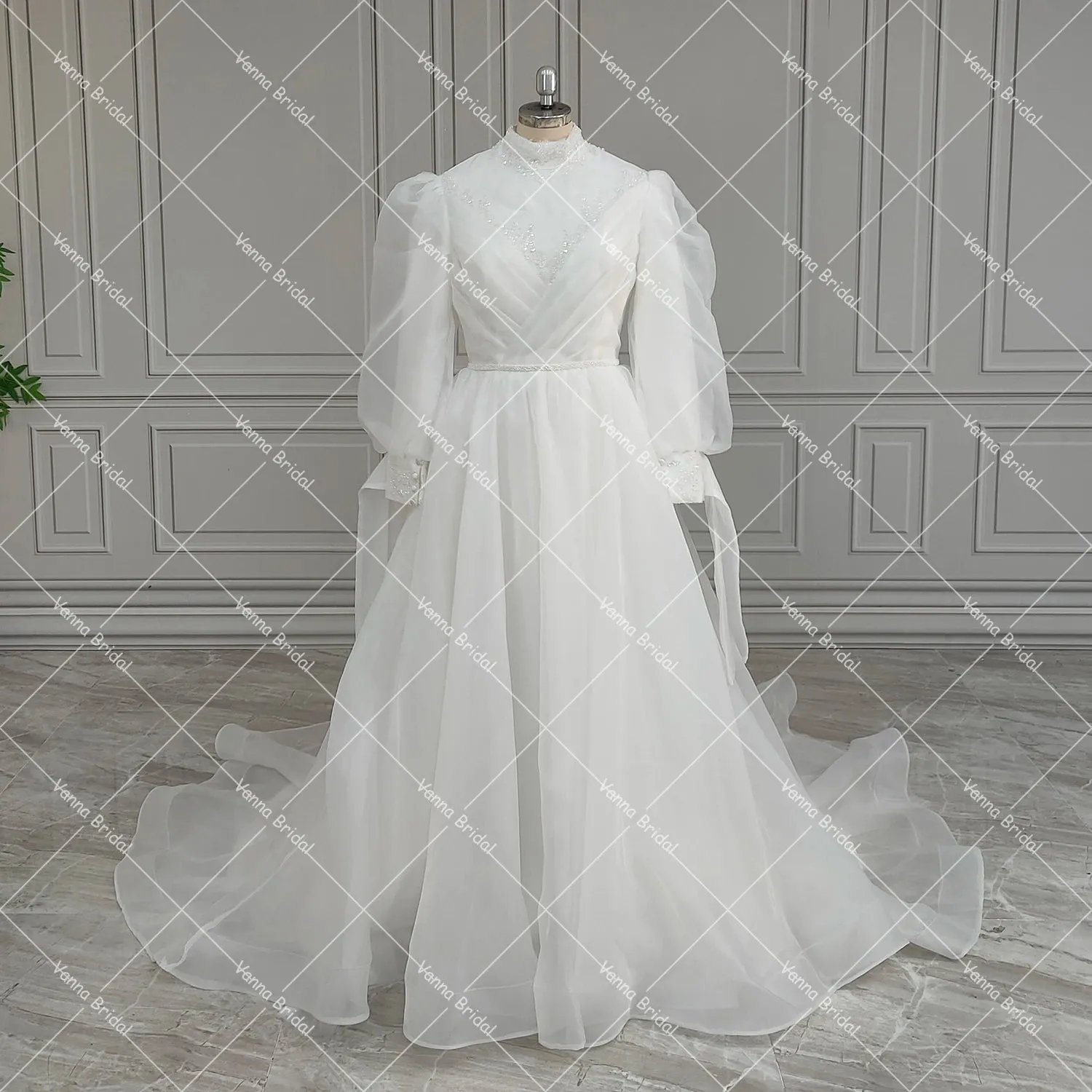 High Collar Long Puffy Sleeves Wedding Dress Muslim Dubai Closed Back Customized Sequins Beading Organza Modest Bridal Gowns