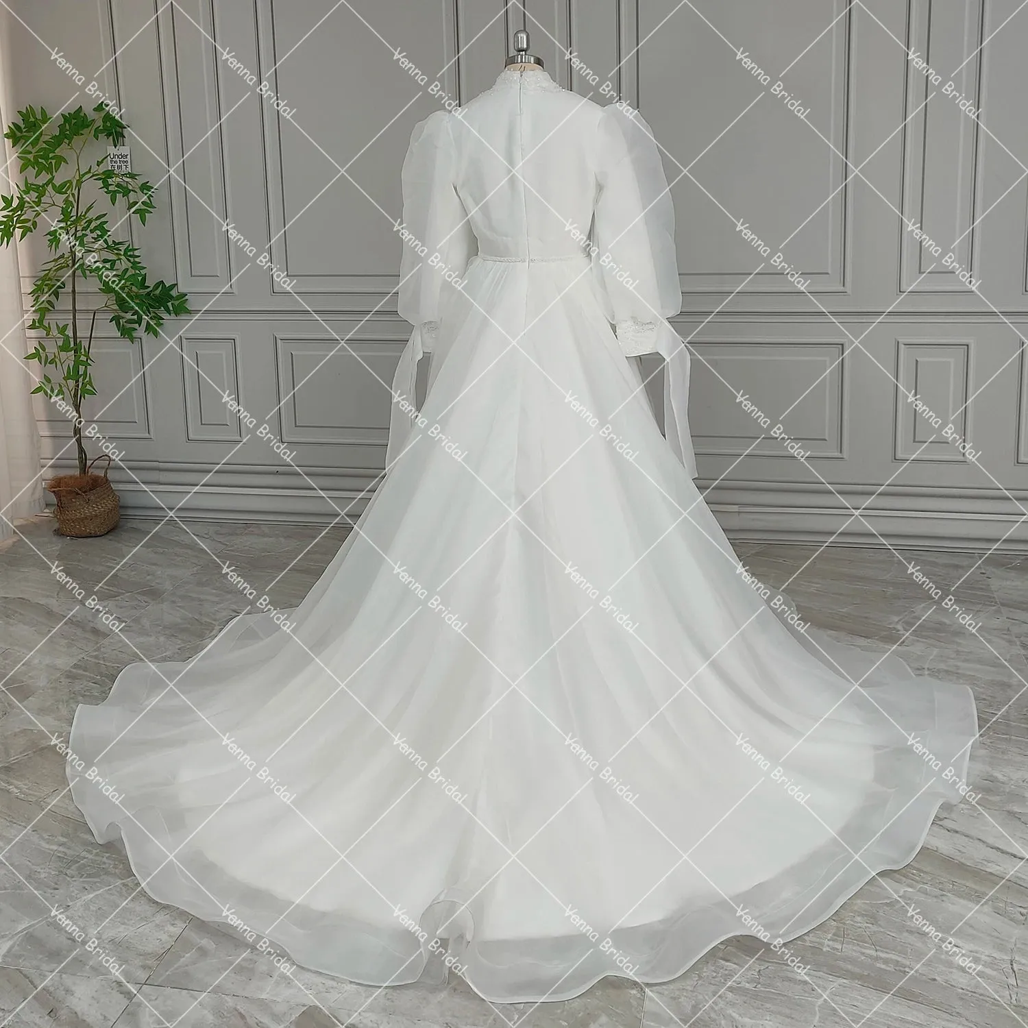 High Collar Long Puffy Sleeves Wedding Dress Muslim Dubai Closed Back Customized Sequins Beading Organza Modest Bridal Gowns