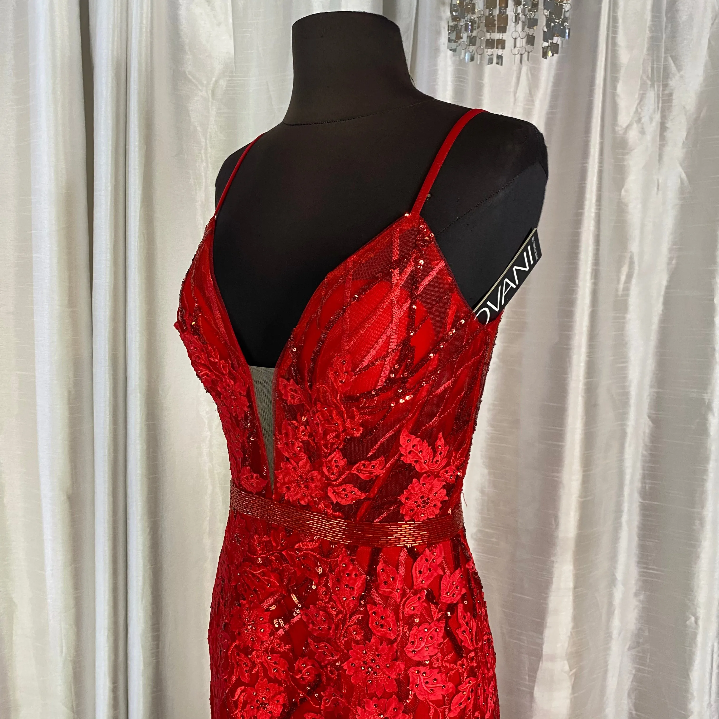 JOVANI Style 02245 Red Long Beaded Gown Size 4 NWT