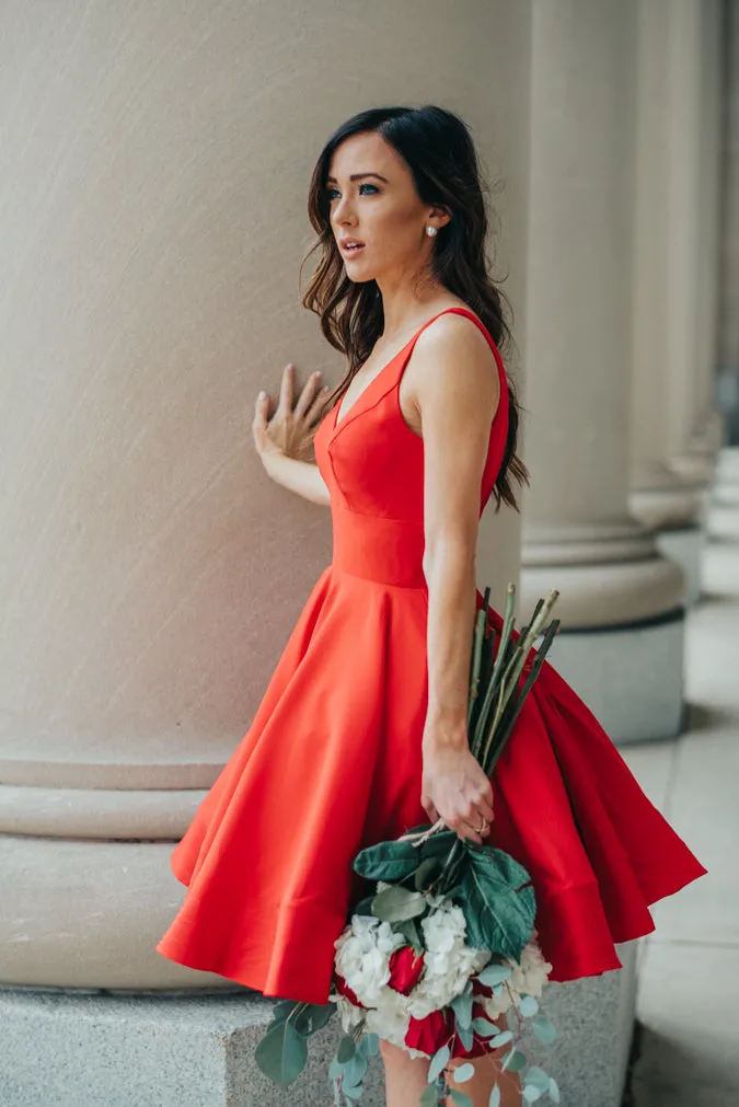 Knee Length Red V-neckline Wedding Party Dress