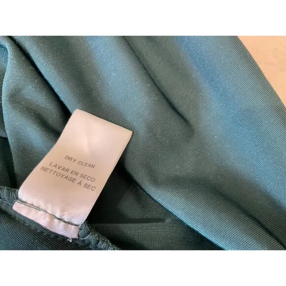 London Times Velvet Cocktail Party women’s  Size 16  Emerald Green Pouf sleeves.