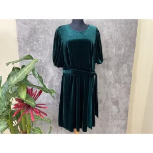 London Times Velvet Cocktail Party women’s  Size 16  Emerald Green Pouf sleeves.