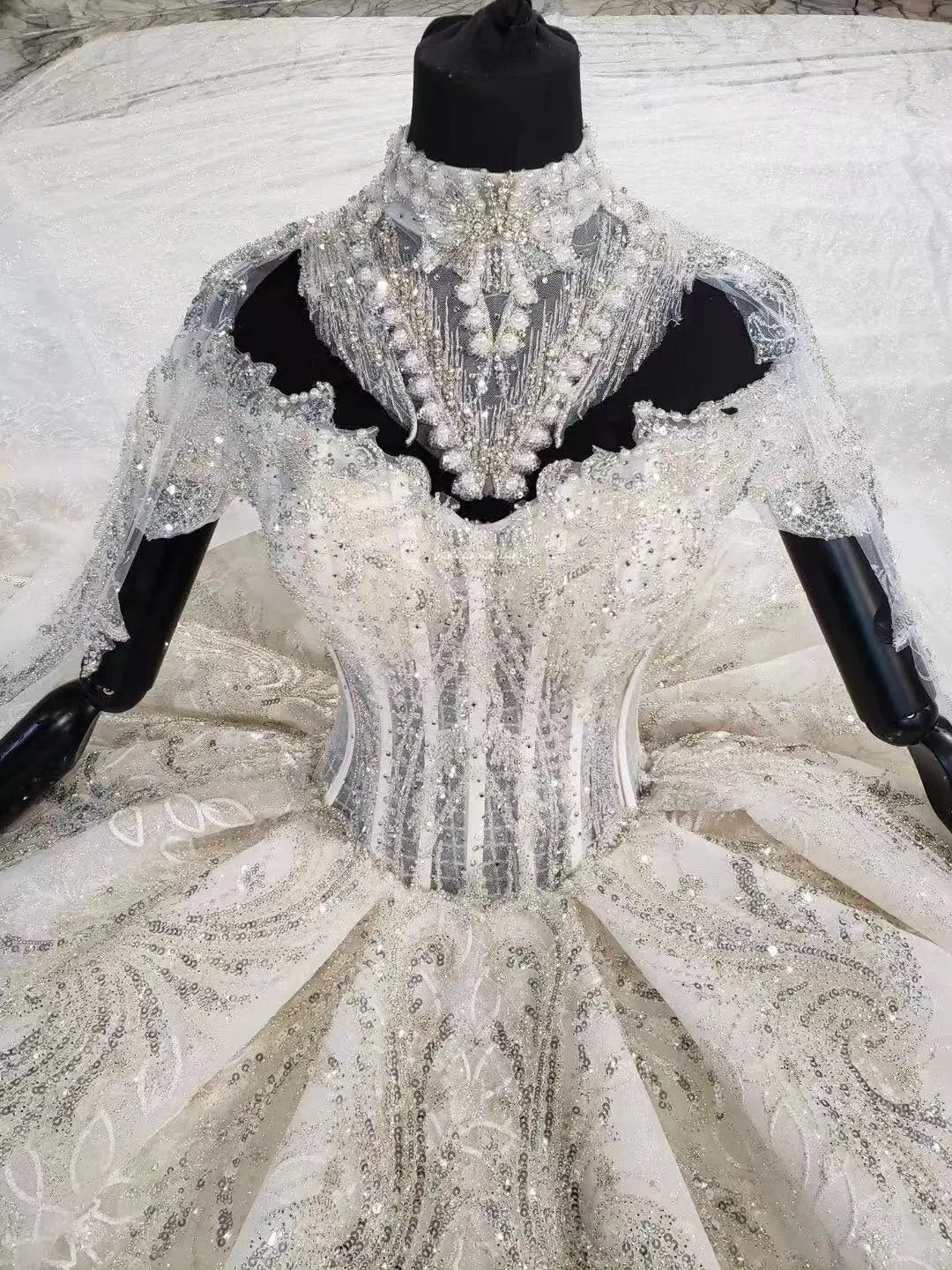 Long Sleeve Gorgeous Ball Gown Wedding Dress