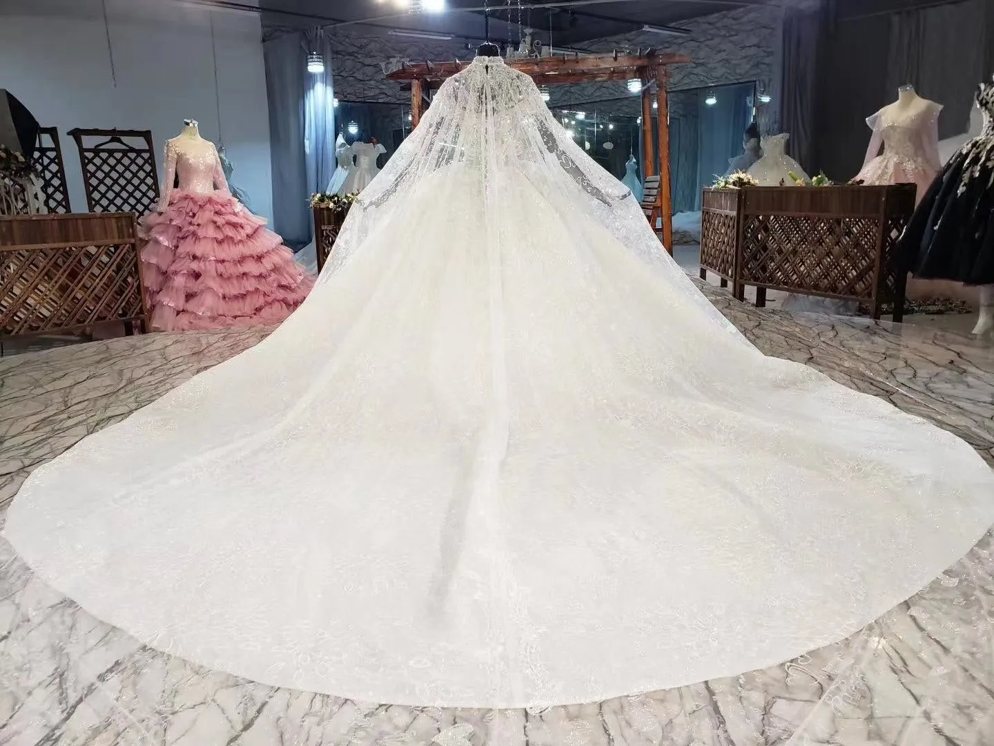 Long Sleeve Gorgeous Ball Gown Wedding Dress