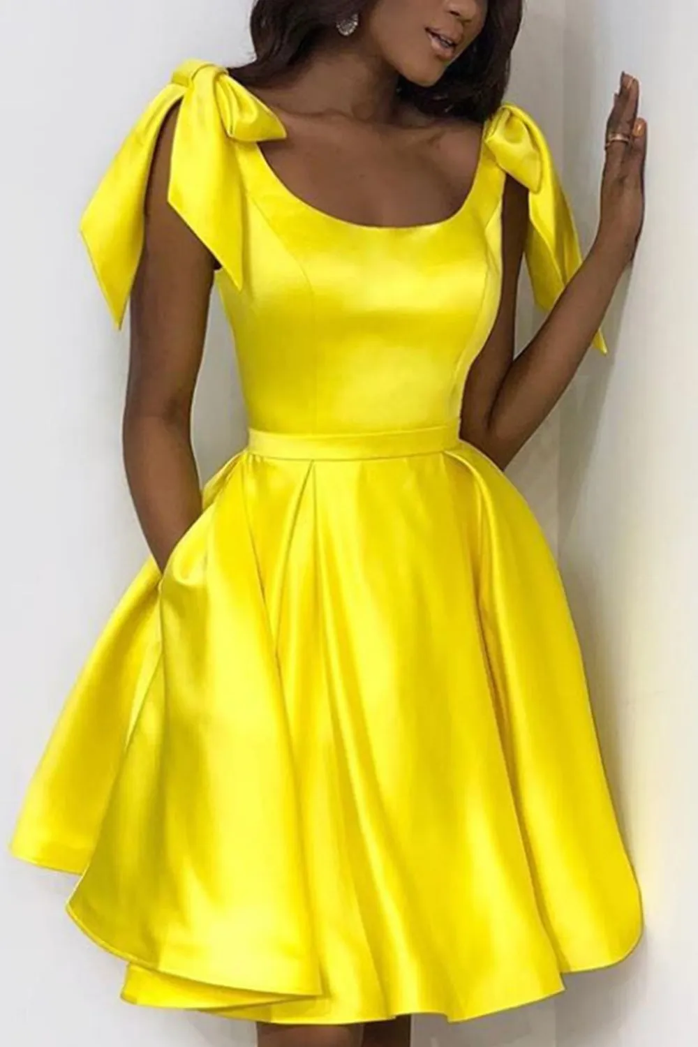 MACloth Straps with Bows Scoop Neck Short Prom Homecoming Dress Red Cocktail Party Dress