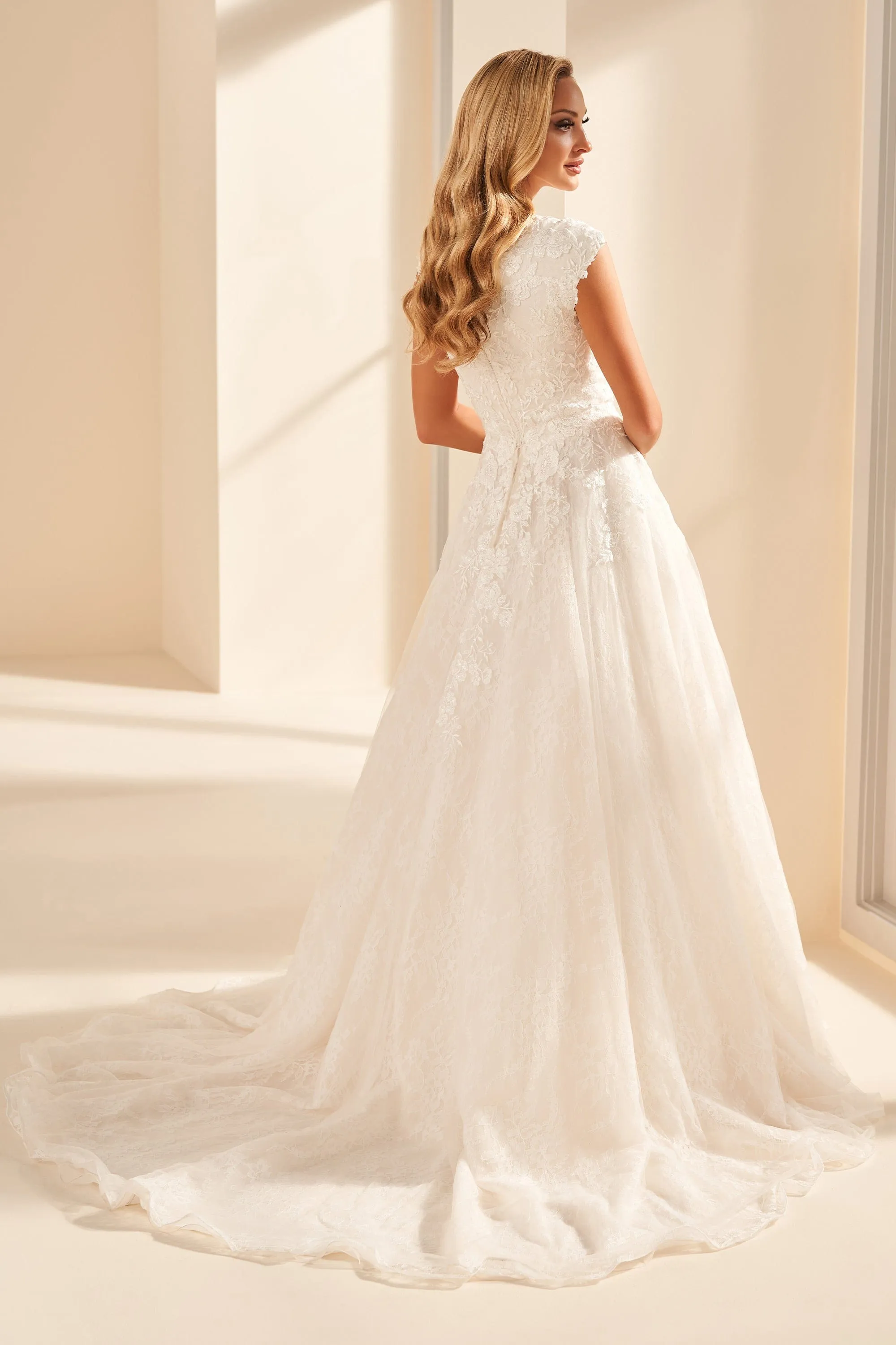 Modest by Mon Cheri: MOD1801