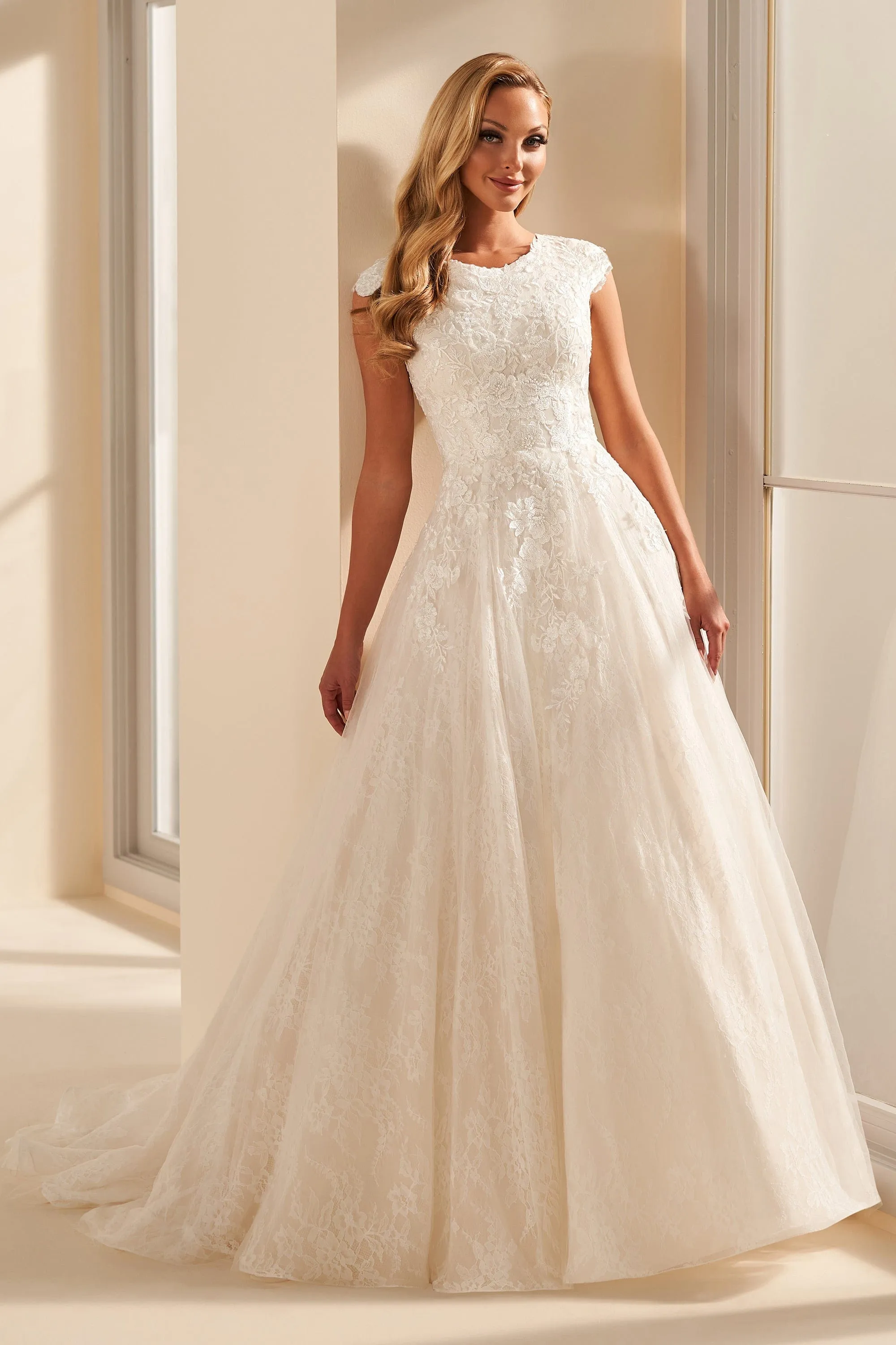 Modest by Mon Cheri: MOD1801