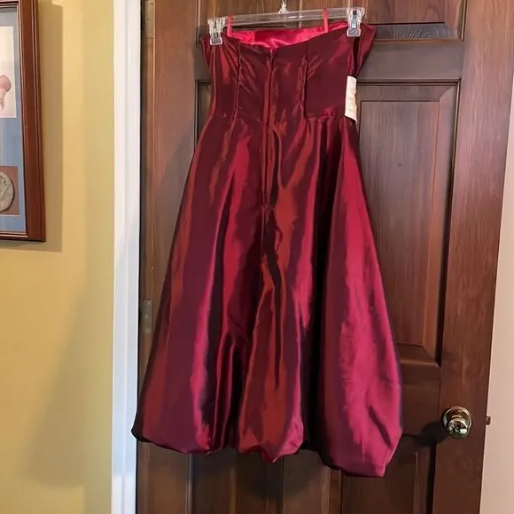 Next Eve strapless burgundy crimson formal dress w/cream sash, zip back,balloon