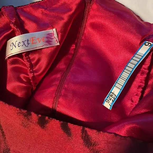 Next Eve strapless burgundy crimson formal dress w/cream sash, zip back,balloon
