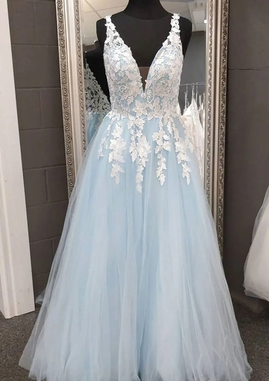 Princess Sleeveless V Neck Lavender Lace Tulle Formal Party Dress Prom Dress