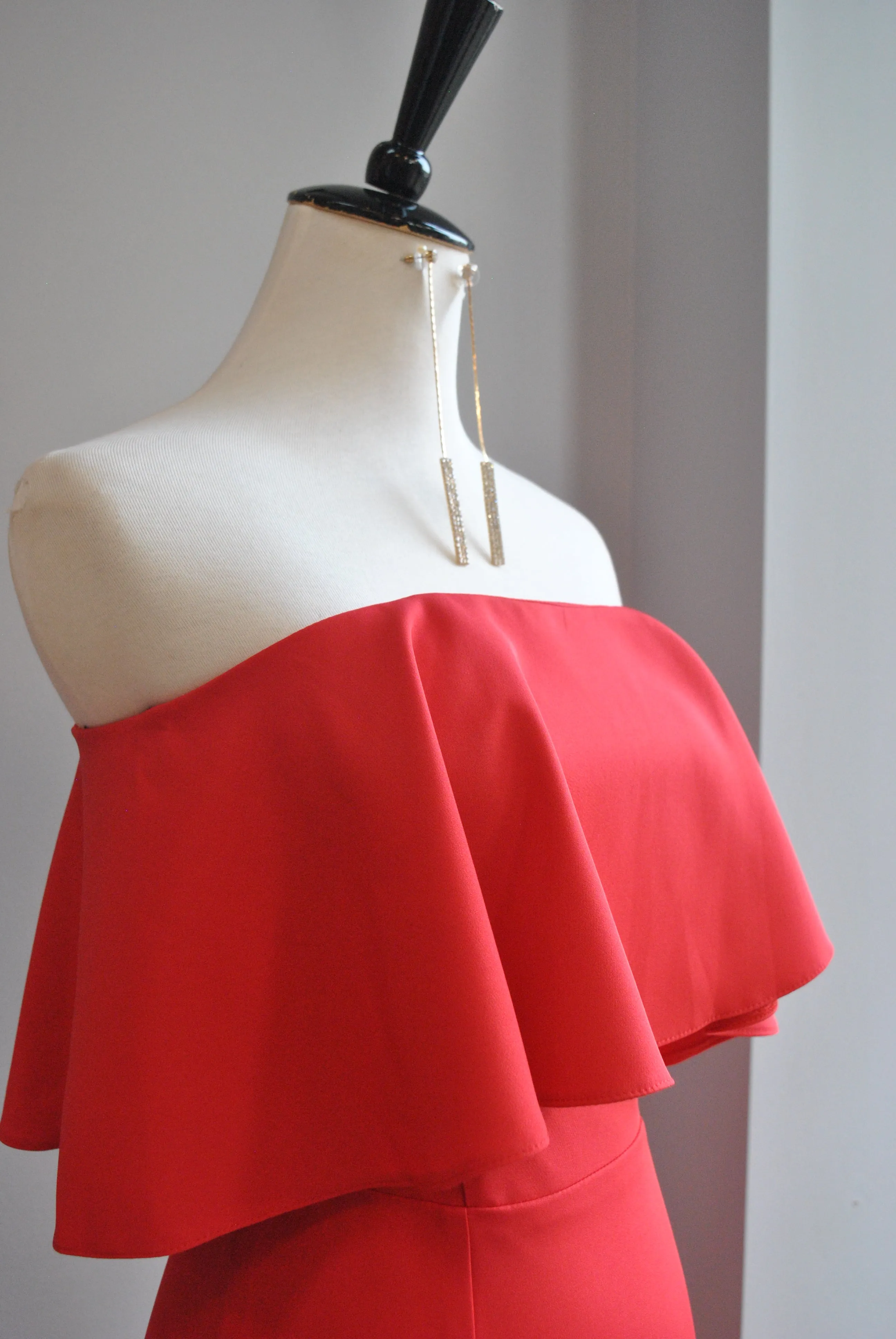 RED MAXI STRAPLESS EVENING DRESS
