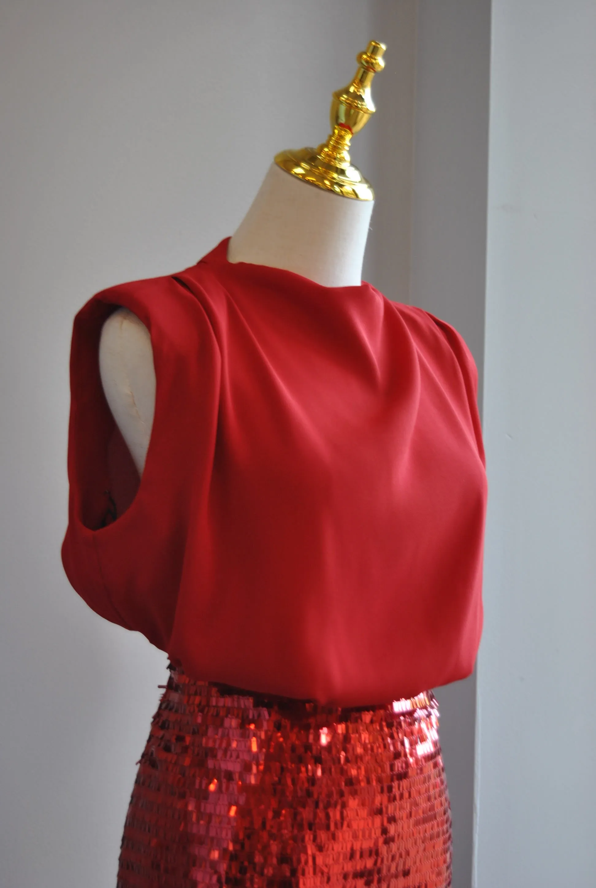 RED MINI PARTY DRESS WITH SEQUIN BOTTOM