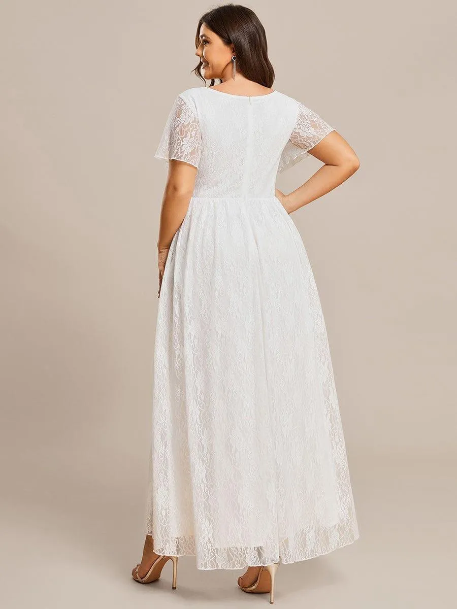 Robe de soirée en dentelle plissée à manches courtes et col en V