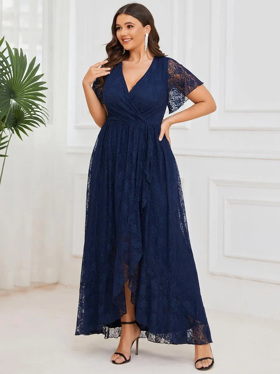 Robe de soirée en dentelle plissée à manches courtes et col en V