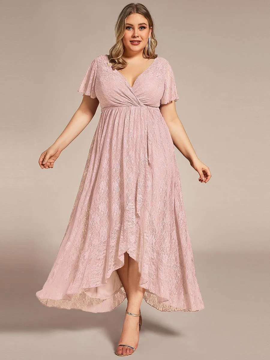 Robe de soirée en dentelle plissée à manches courtes et col en V