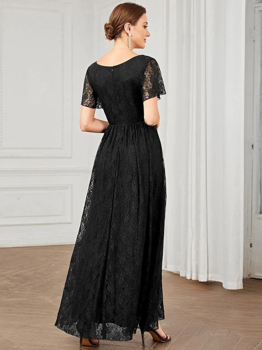 Robe de soirée en dentelle plissée à manches courtes et col en V