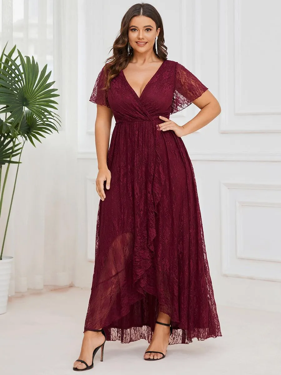Robe de soirée en dentelle plissée à manches courtes et col en V