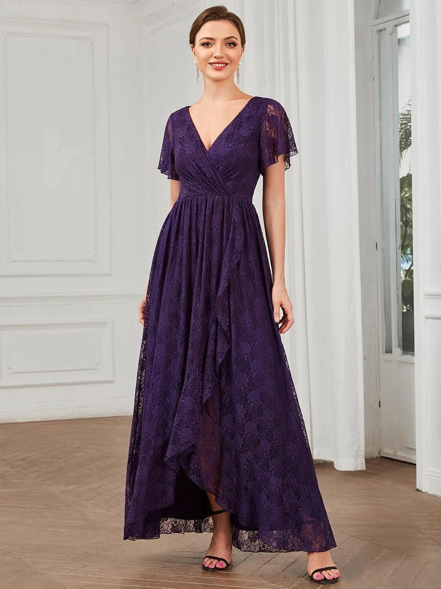 Robe de soirée en dentelle plissée à manches courtes et col en V