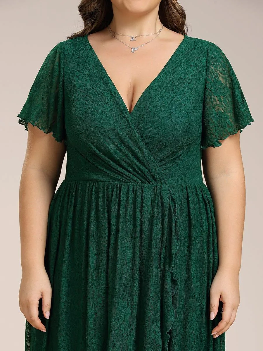 Robe de soirée en dentelle plissée à manches courtes et col en V