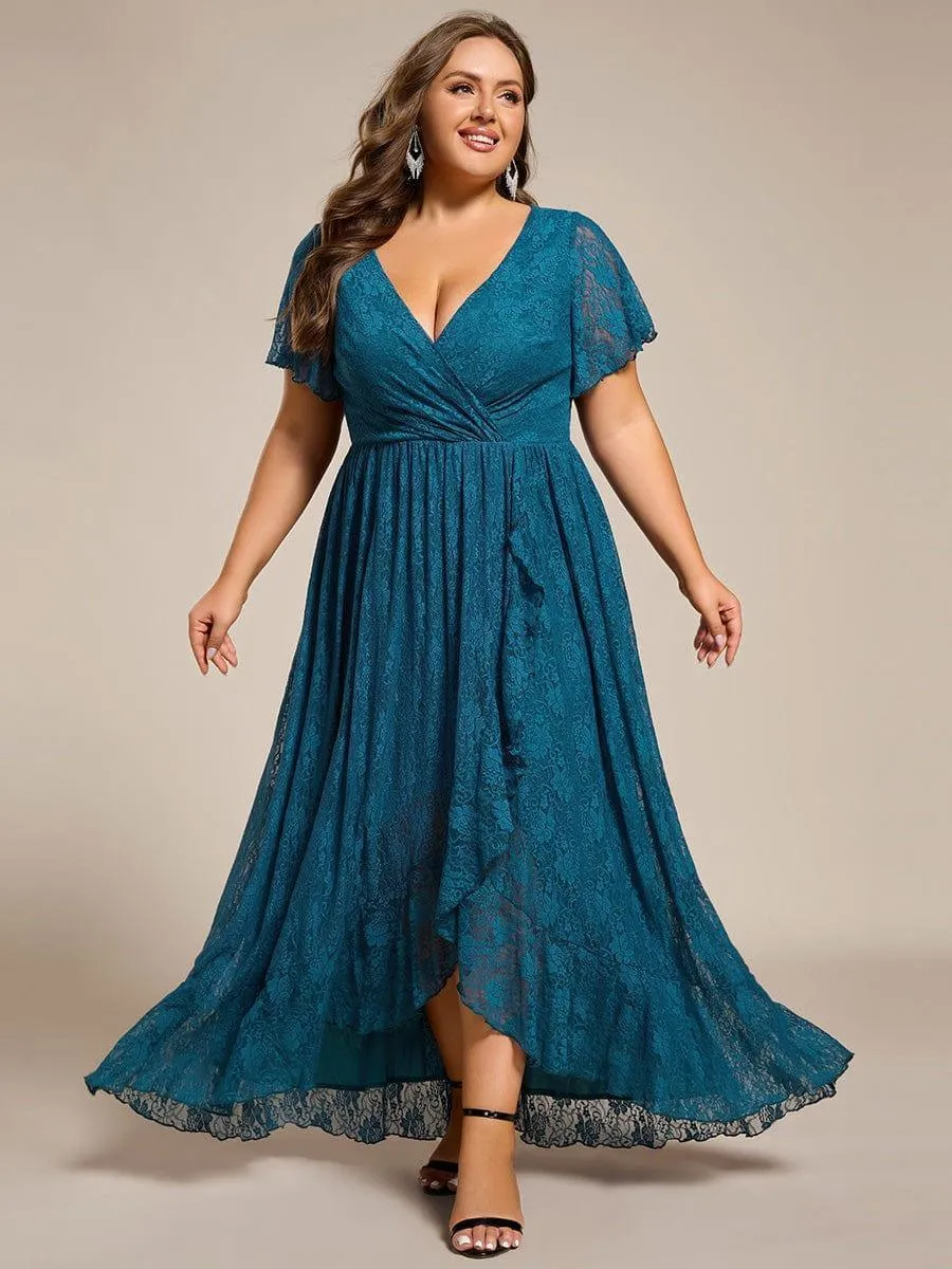 Robe de soirée en dentelle plissée à manches courtes et col en V