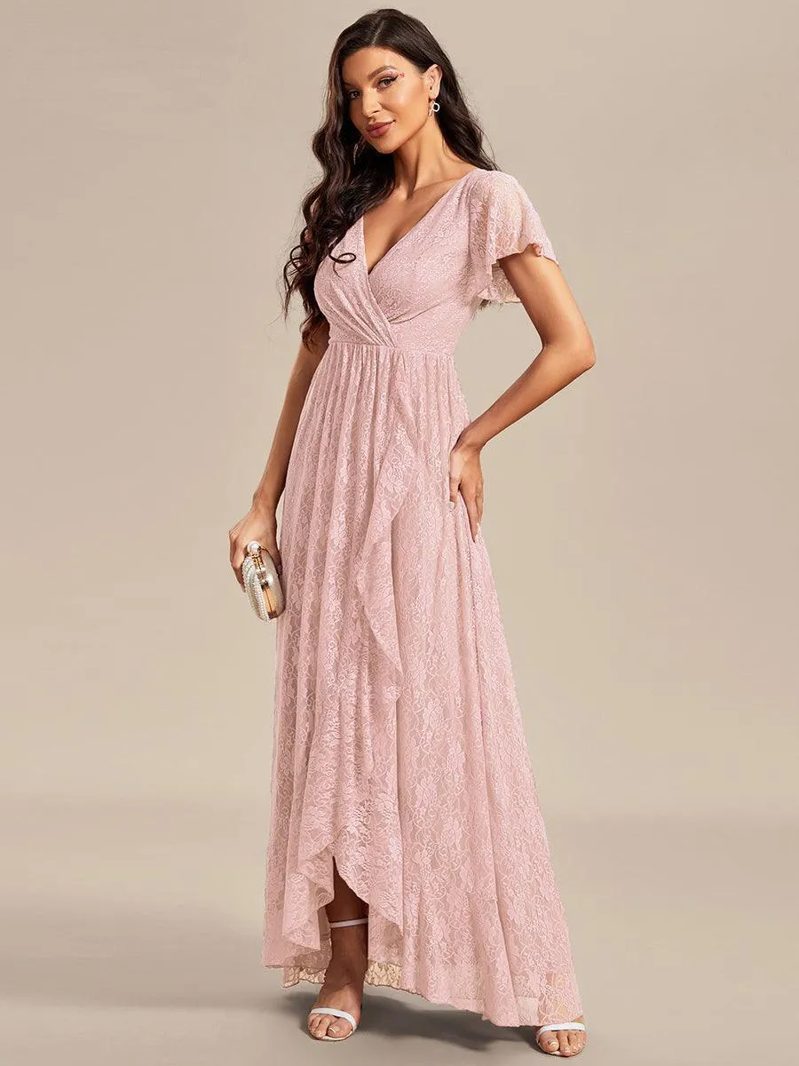 Robe de soirée en dentelle plissée à manches courtes et col en V
