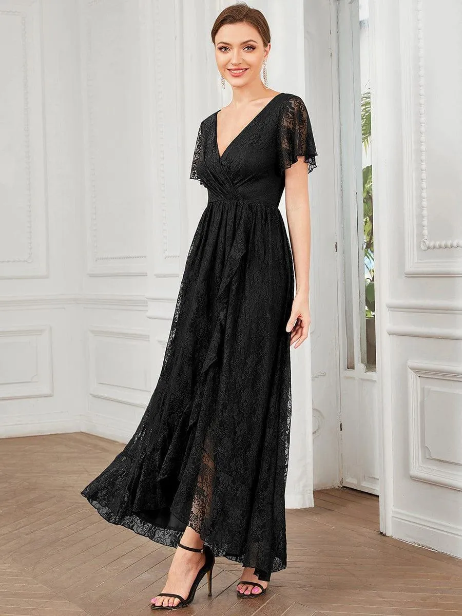 Robe de soirée en dentelle plissée à manches courtes et col en V