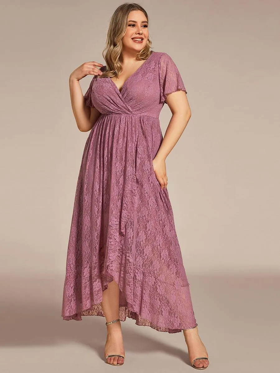 Robe de soirée en dentelle plissée à manches courtes et col en V