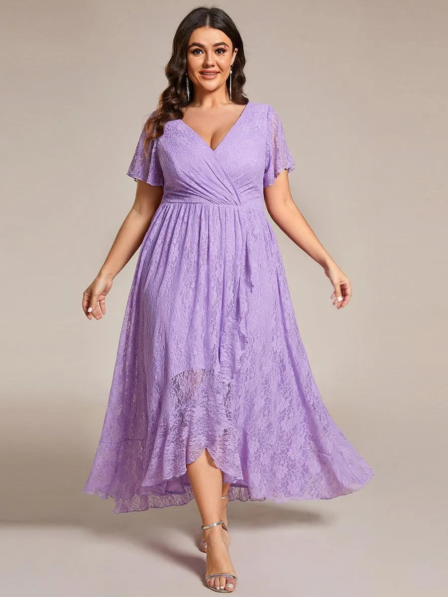 Robe de soirée en dentelle plissée à manches courtes et col en V
