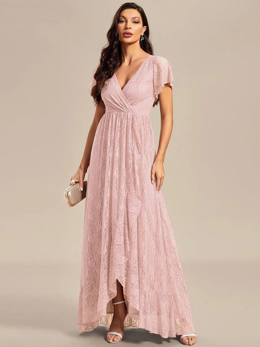 Robe de soirée en dentelle plissée à manches courtes et col en V