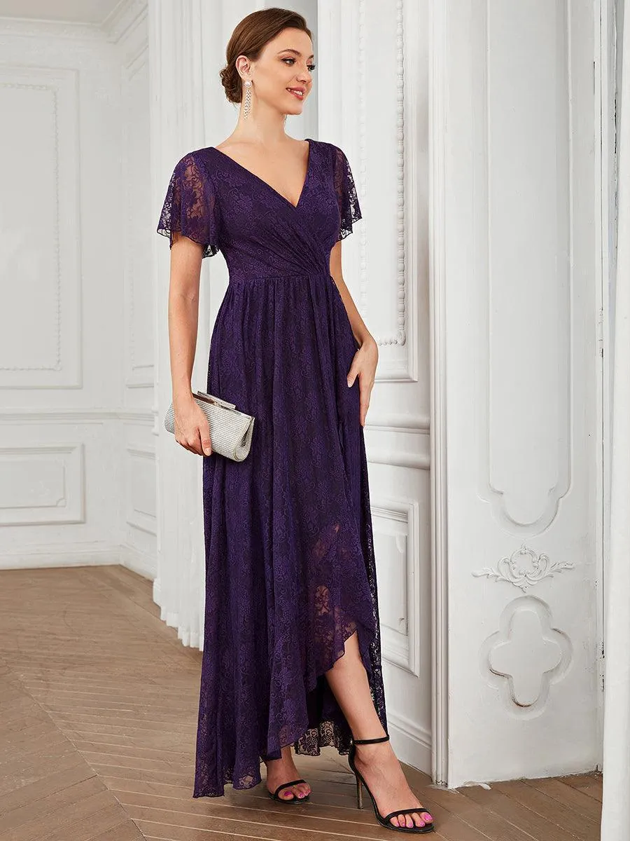 Robe de soirée en dentelle plissée à manches courtes et col en V