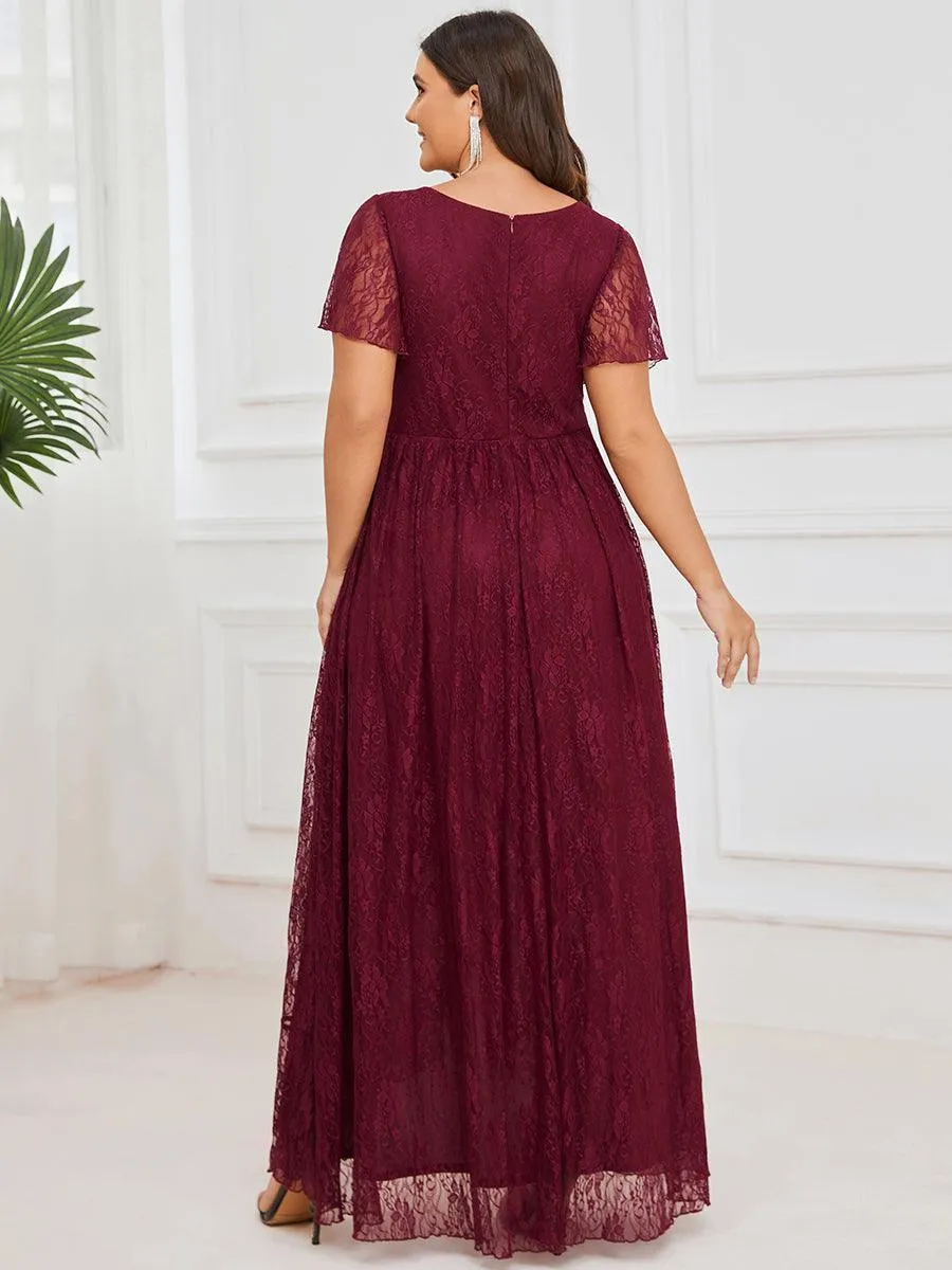 Robe de soirée en dentelle plissée à manches courtes et col en V