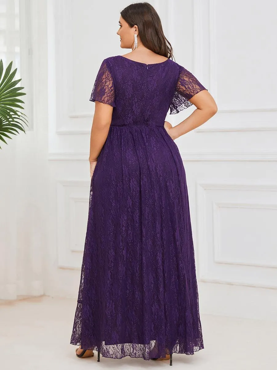 Robe de soirée en dentelle plissée à manches courtes et col en V