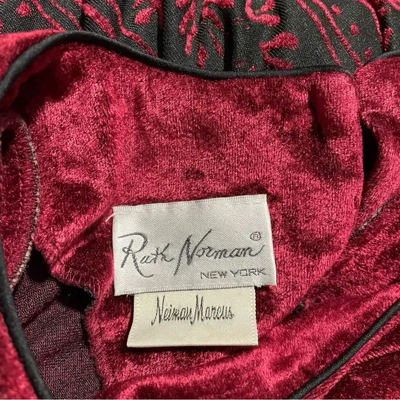 Ruth Norman New York Vintage Burgundy Velvet Dress!