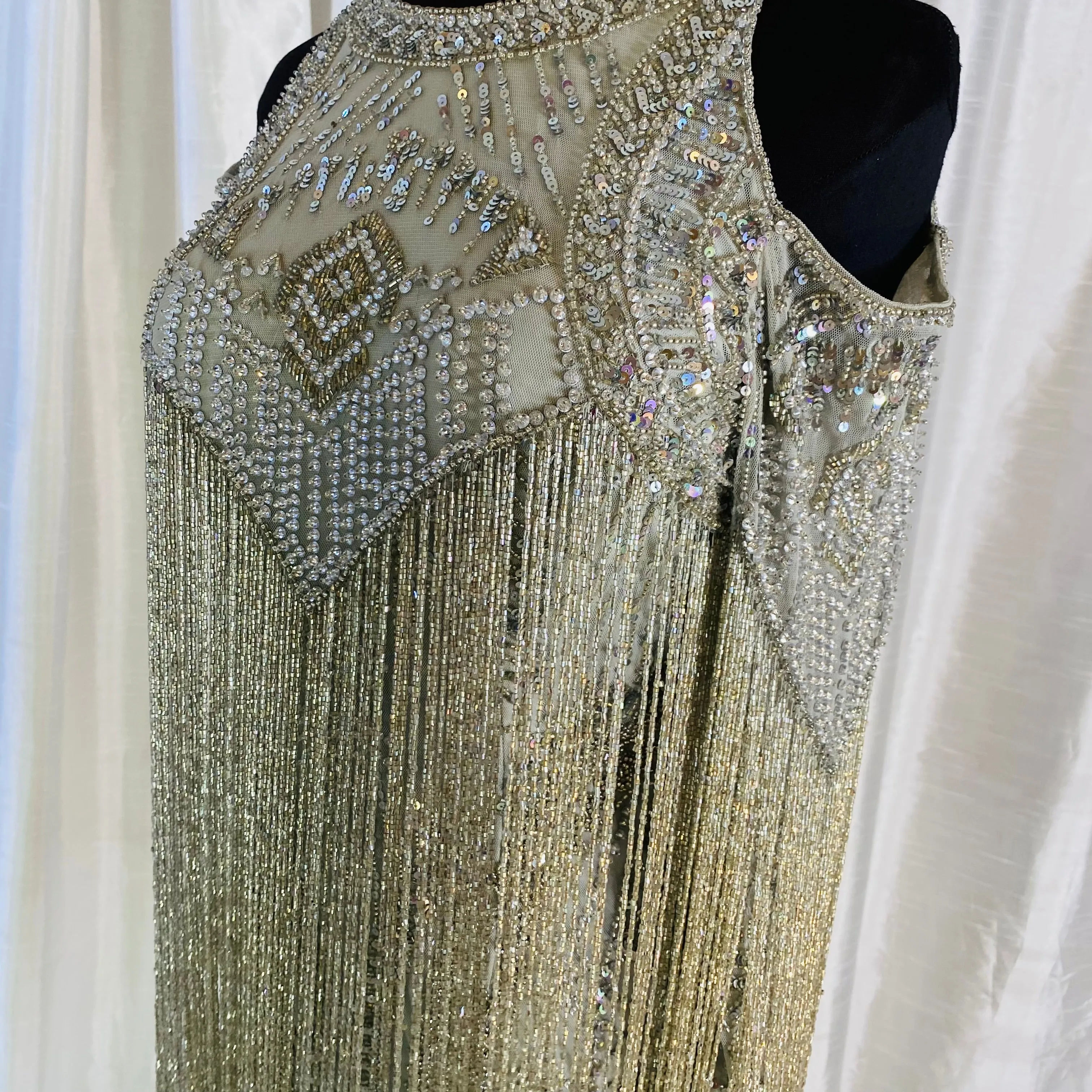 SHERRI HILL Style 53034 Short Beaded Fringe Gown Silver Size 0