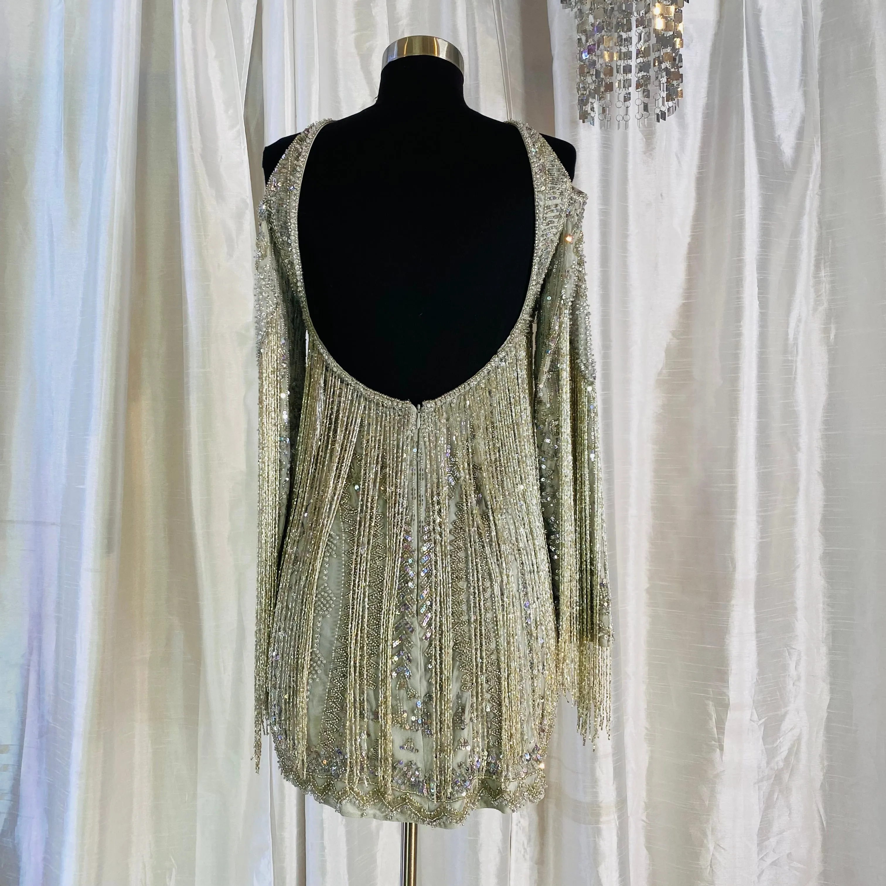 SHERRI HILL Style 53034 Short Beaded Fringe Gown Silver Size 0